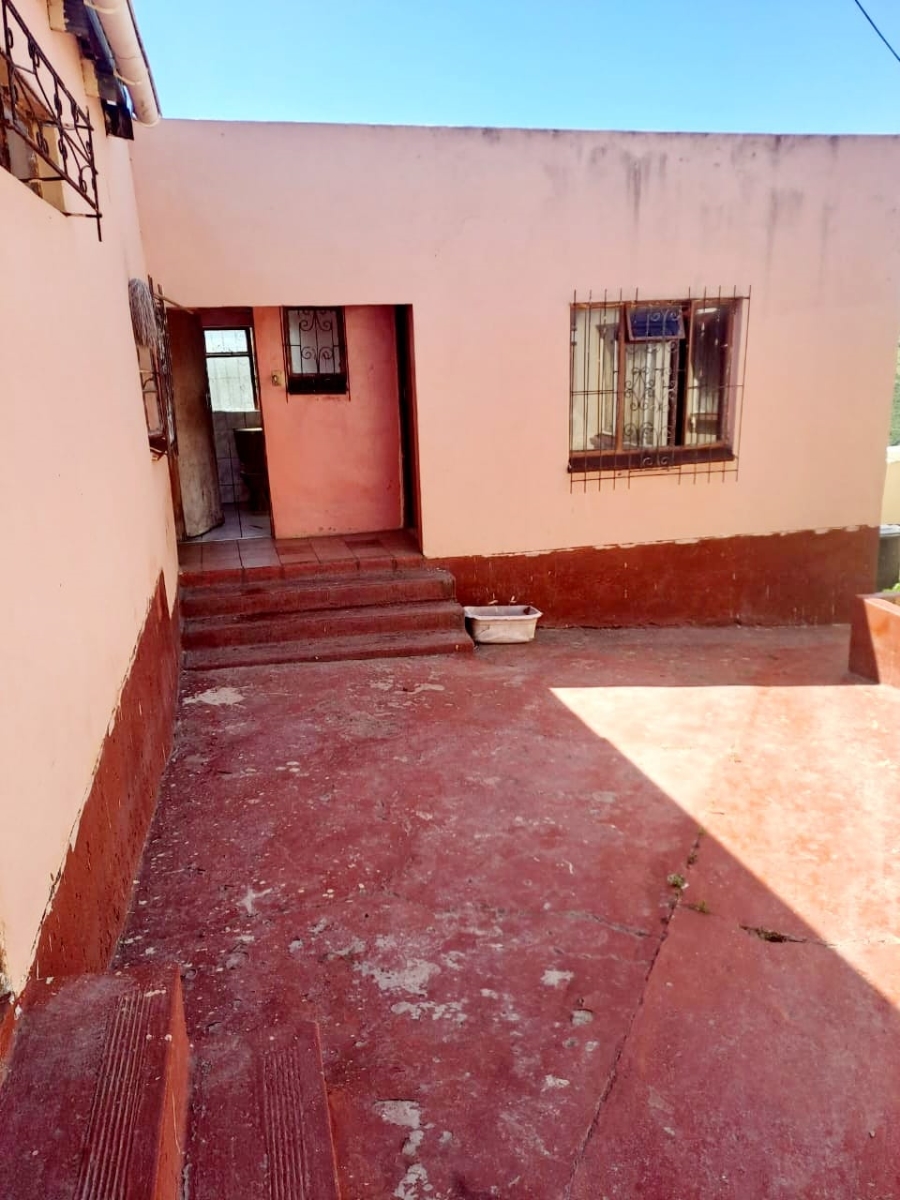 5 Bedroom Property for Sale in Mdantsane Nu 17 Eastern Cape